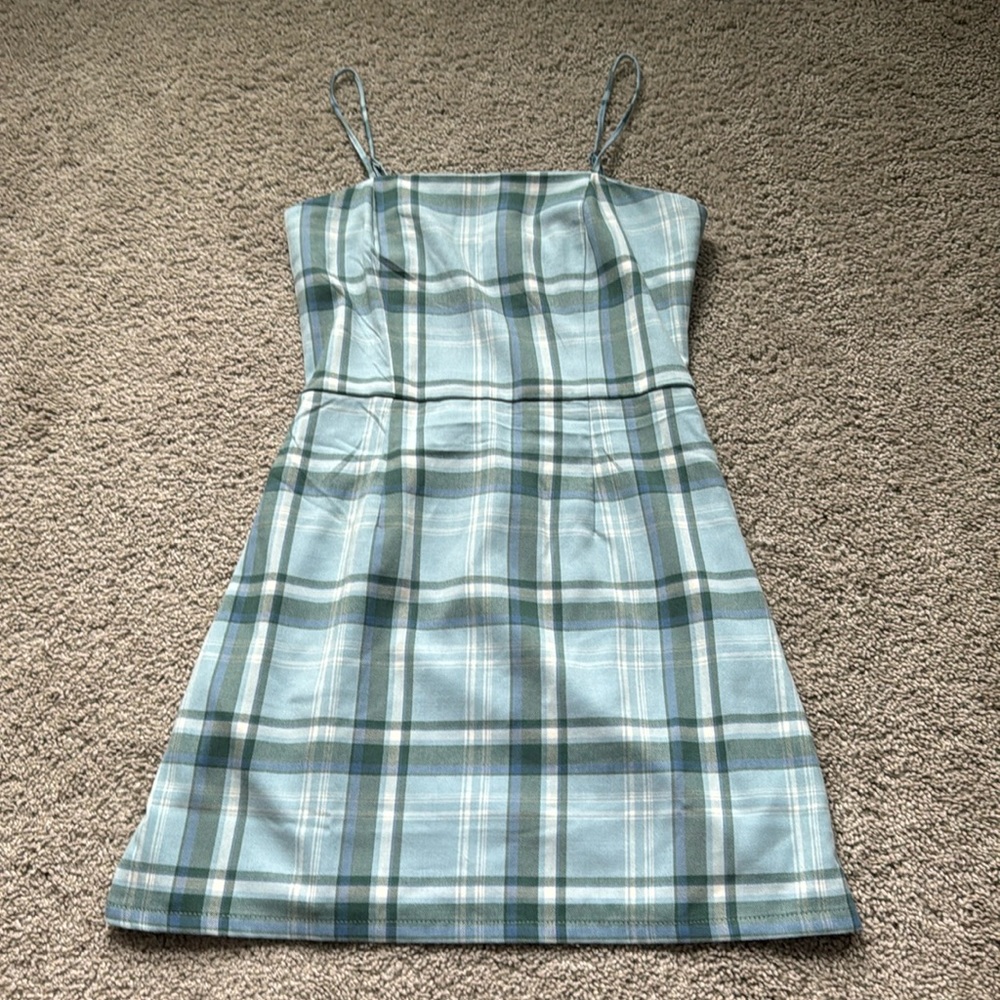 Patterned dress, size medium!